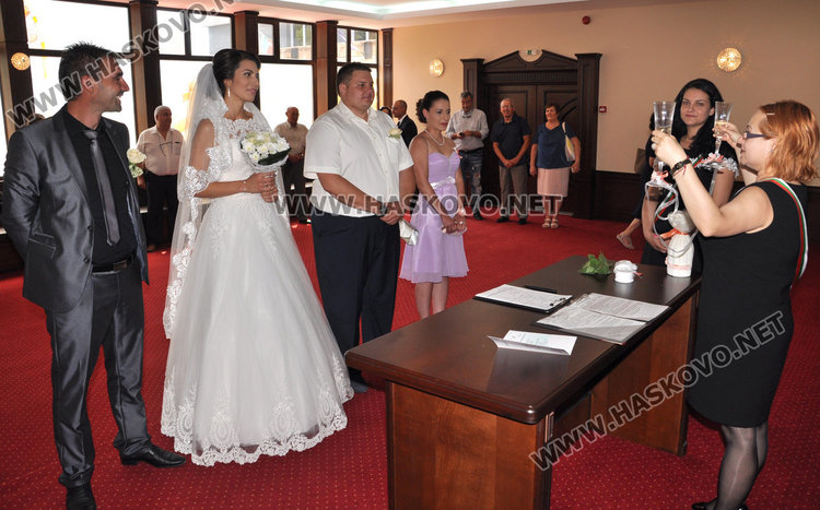 Хасковски рокер си взе казанлъшка булка на 7.7.2017