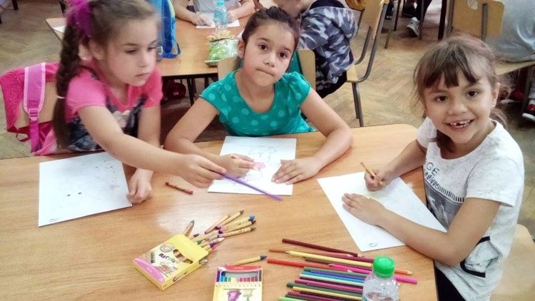 Близо 40 деца преминаха през лятната академия в ОУ П.Славейков"