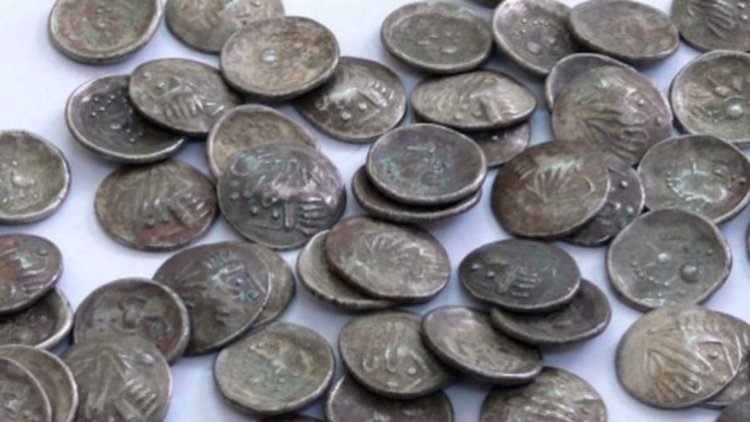 Арестуваха мъж, в дома му открили антични монети