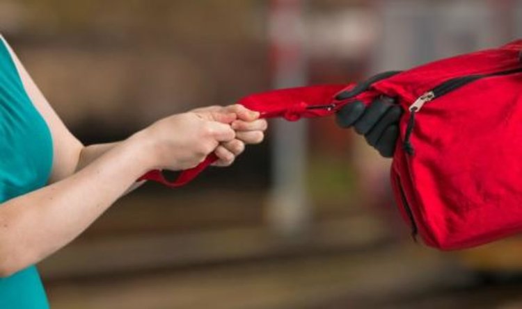 Арестуваха три българки в Анталия, откраднали 8 500 долара