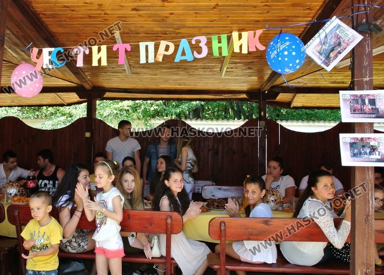 Ники подкрепи Крис и Дани, отбелязаха 1 г. „Деца помагат на деца”