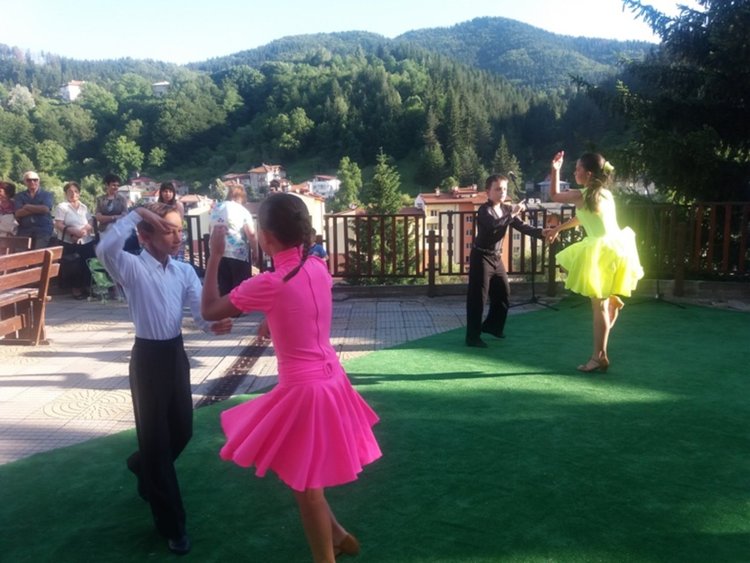 Петър Стоянов беше гост на райковци на традиционния им празник „Света Неделя” 