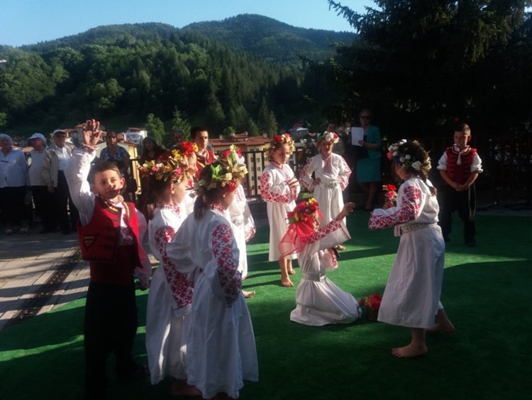 Петър Стоянов беше гост на райковци на традиционния им празник „Света Неделя” 