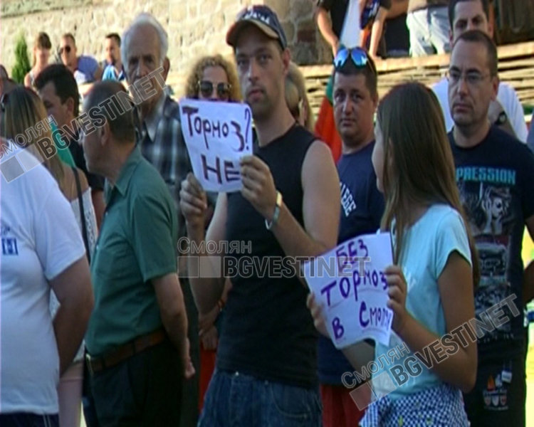 Мирен протест и бдение в Смолян заради побоя над Георги