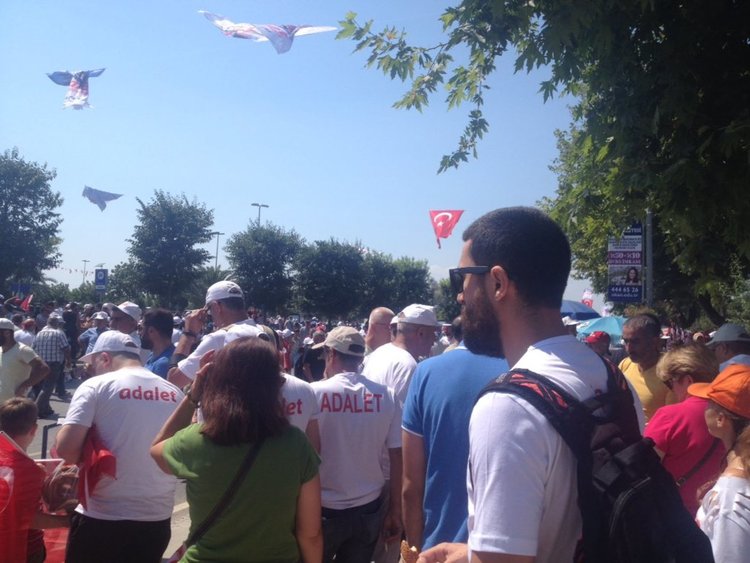 Хиляди се включваха в митинга за справедливост в Истанбул