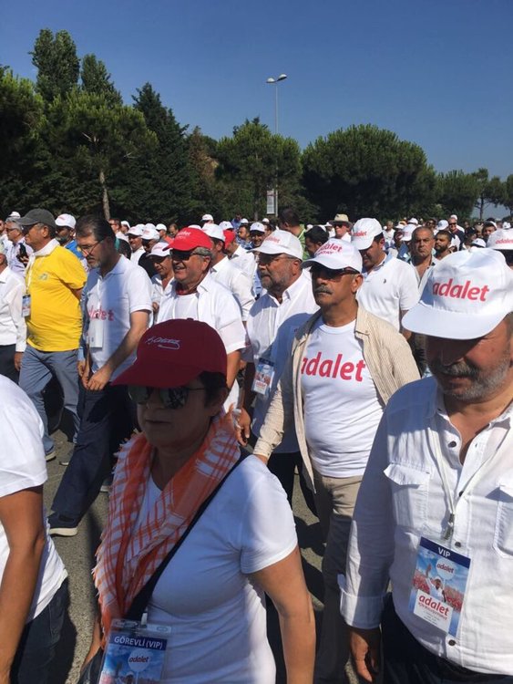 Хиляди се включваха в митинга за справедливост в Истанбул