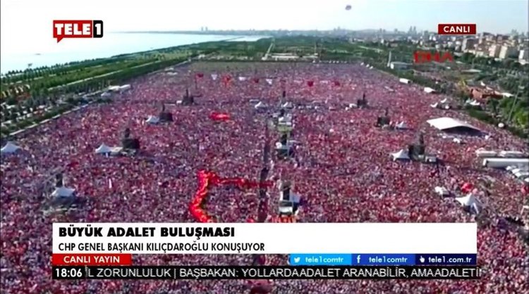 Хиляди се включваха в митинга за справедливост в Истанбул