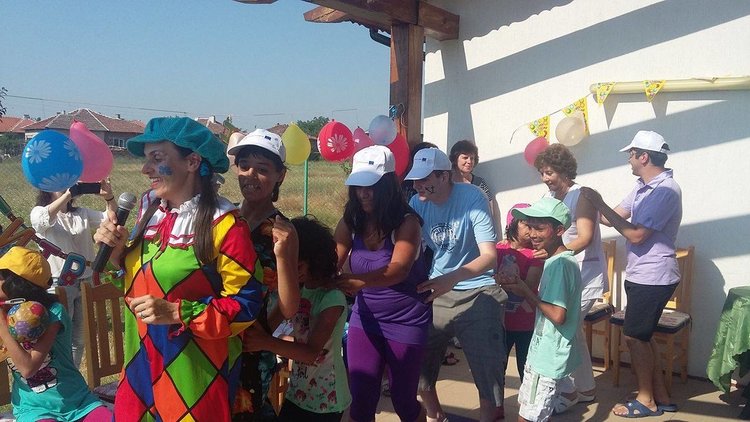 Зарадваха с дарение център "Дъга" навръх 3-ия рожден ден