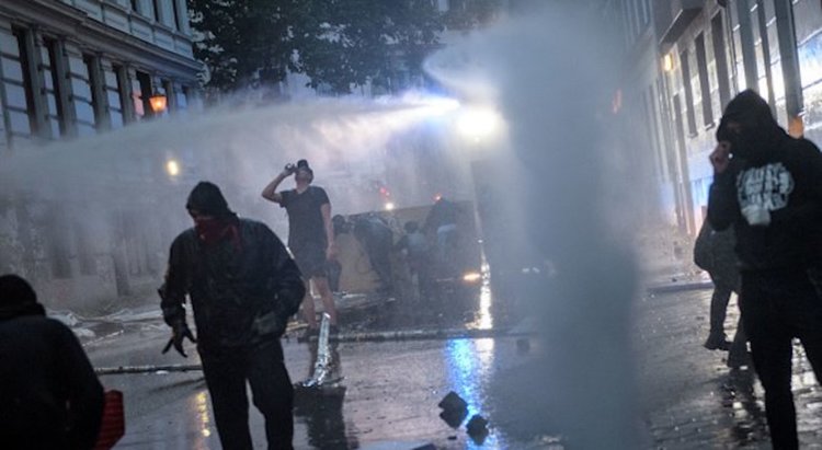 Стотици престъпници са задържани в Германия