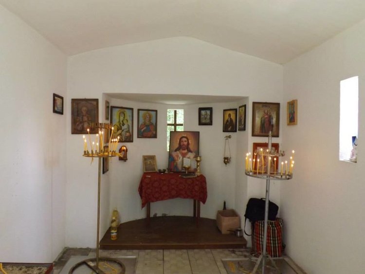 Серафимовци почетоха паметта на загиналите за свободата герои с панахида и курбан на връх Света Неделя