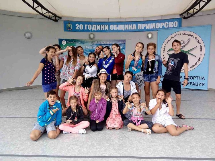 13 медала спечелиха възпитаниците на Street dust във фестивал в Приморско