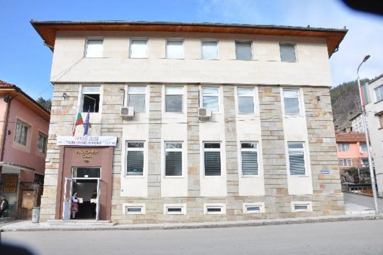 Обявиха за общодържавно издирване младежа блъснал пешеходци край Триград