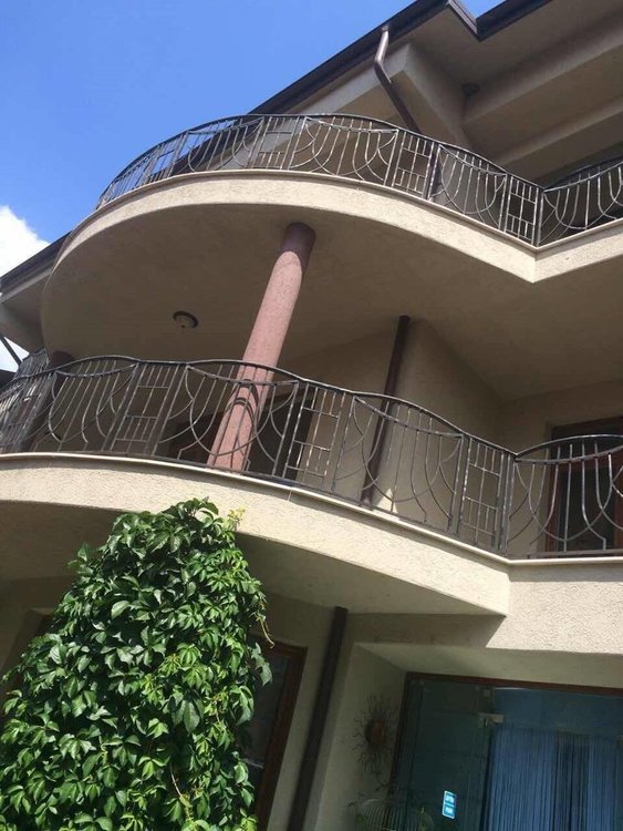 Данъчните пускат на търг триетажен хотел в Свиленград за 660 бона