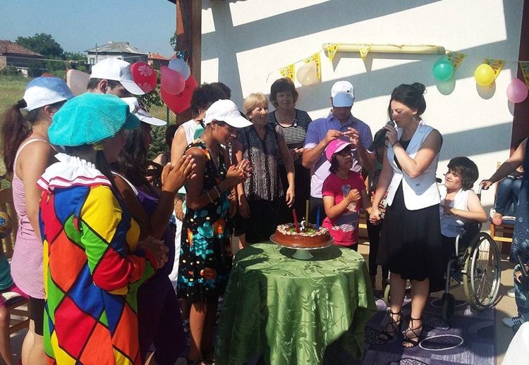 Център "Дъга" в кв.Черноконево празнува 3-ти рожден ден днес