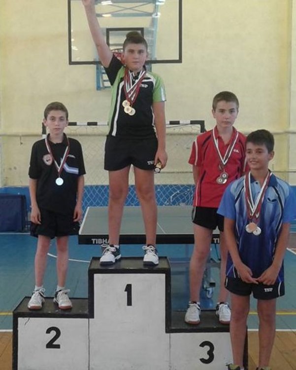 Десет медала спечелиха тенисистите от Ардино 