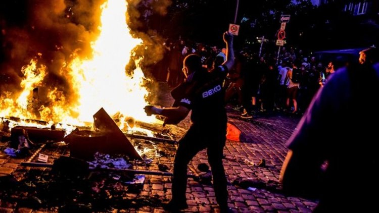 Германия иска помощ за издирване на вандалите от Хамбург