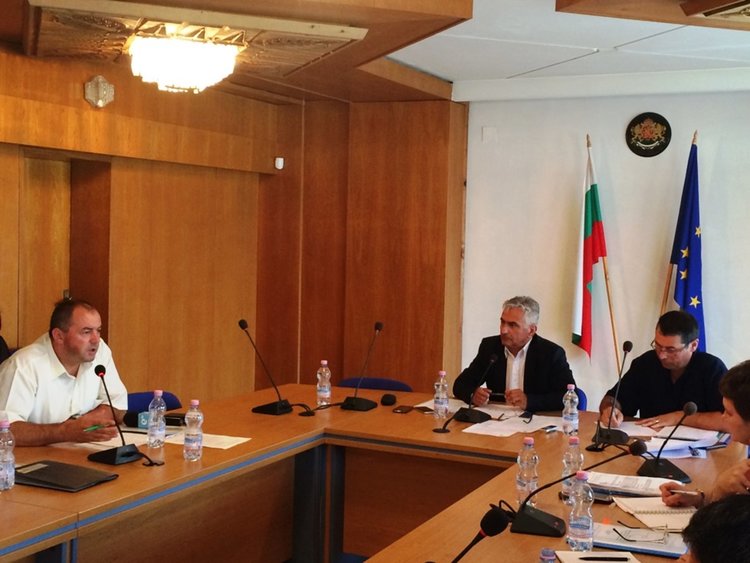 Областната комисия по безопасност на движението набеляза мерки за предотвратяване на ПТП в региона