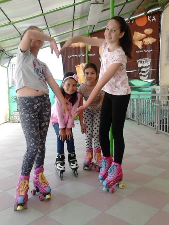 Фенове на Soy Luna организират състезание с кънки