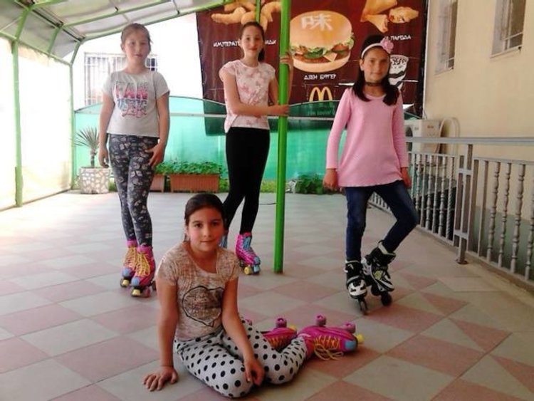 Фенове на Soy Luna организират състезание с кънки