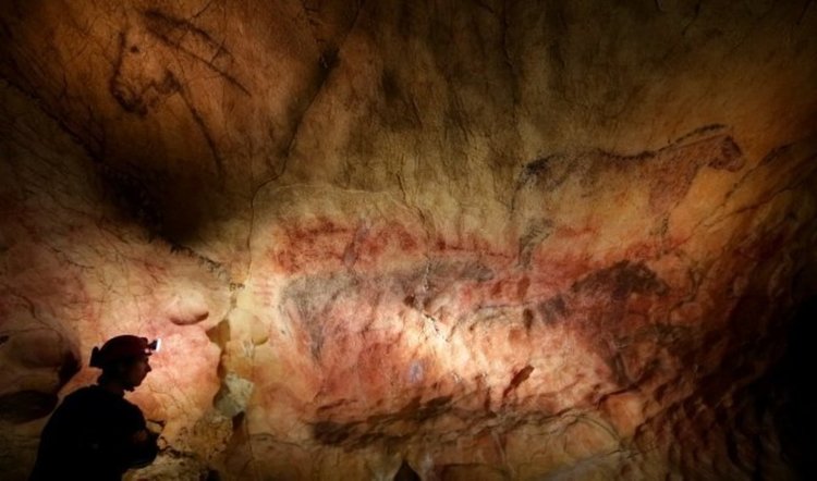 Рисунки на 14 000 години откриха в испанска пещера