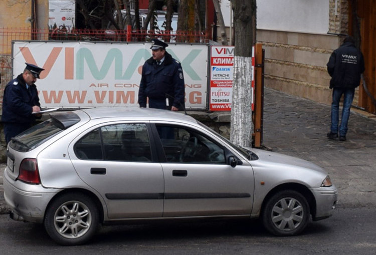 Полицаи глобяват за неправилно паркиране в Кърджали