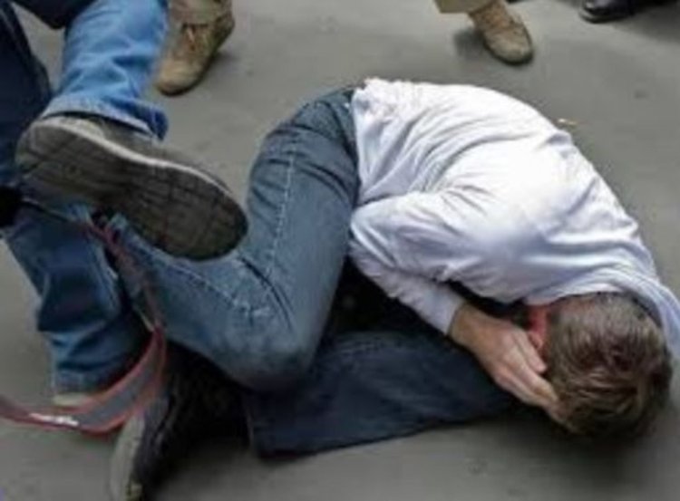 Спор на бензиностанция: Двама пребиха трима с дъски