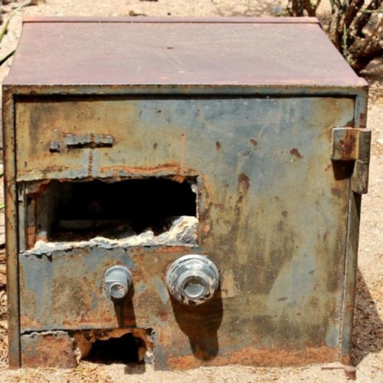 1,5 млн. лева задигнаха от дома на собствениците на ”Ялта”