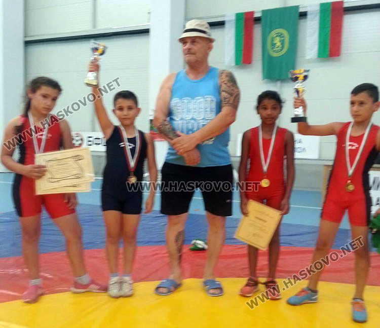 8 борци от Симеоновград с 8 медала от държавните игри в Дългопол