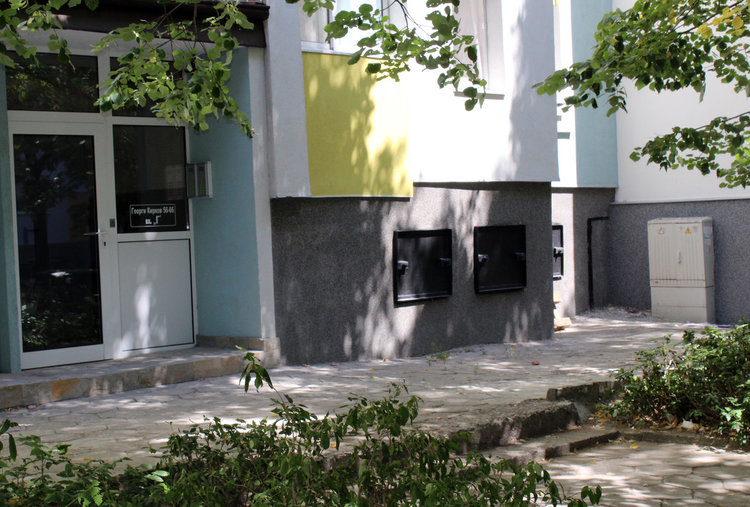 Предупреждават 7 саниращи фирми заради непочистен боклук