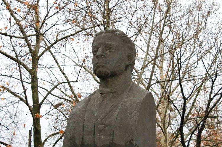 Паметникът на В.Левски в Димитровград,снимка -архив