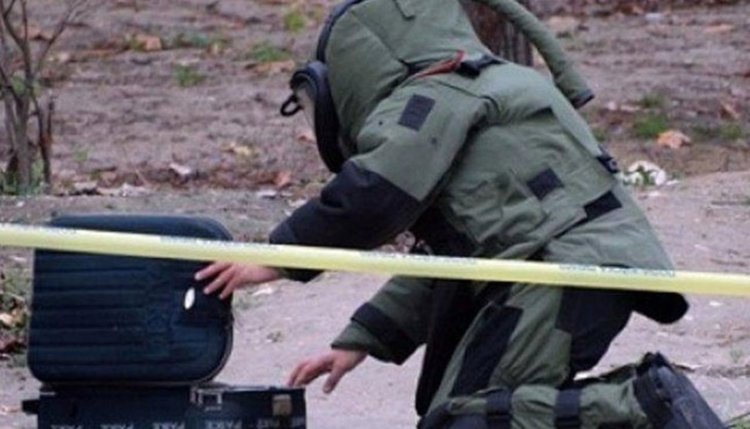 Полицията взриви изоставен куфар, бил със стари дрехи 