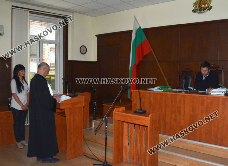 Нападната от кучета хасковлийка осъди общината за 8000 лева