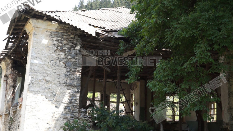 Полуразрушената сграда на старото училище в Широка лъка става Музей на духовността