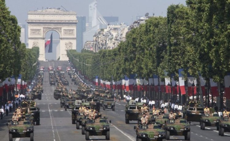 Франция отбеляза с военен парад Деня на Бастилията