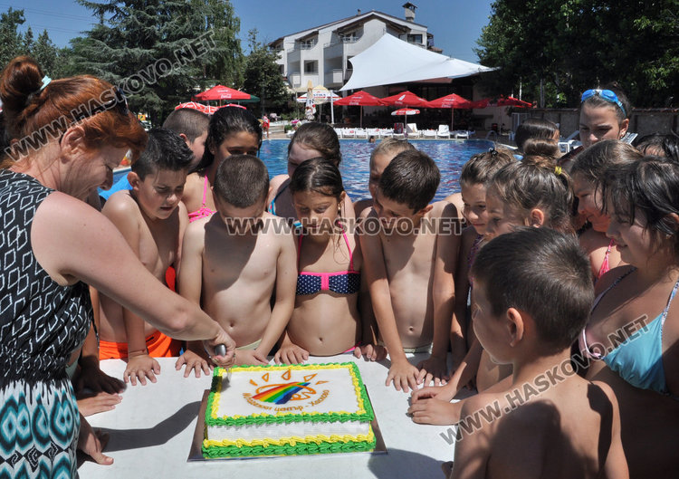 Забавното лято за децата на Хасково приключи с фиеста в басейна