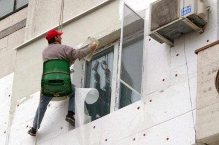 Започна санирането на 6 блока в Кърджали,до края на годината 1700 семейства ще са домове с термоизолация