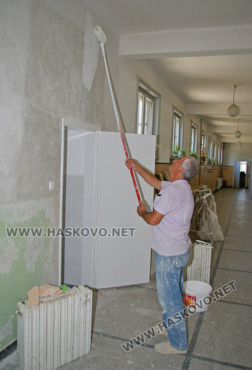 Изчезнаха 400 радиатора, демонтирани от учебни заведения в Хасково