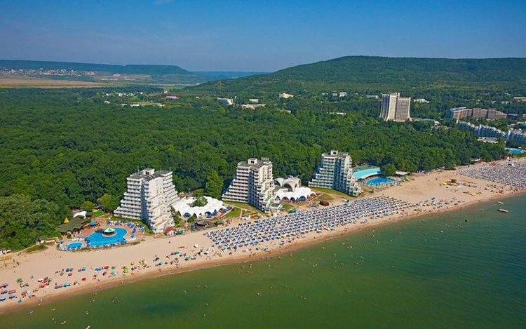 Курортен комплекс „Албена” посреща златаровци на практика