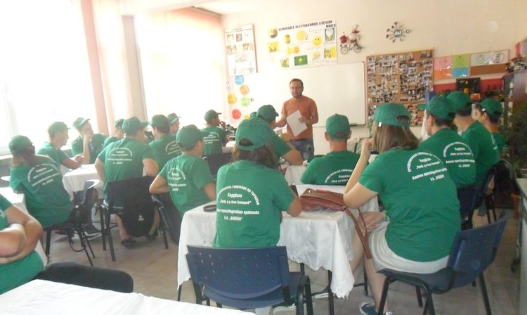 Курортен комплекс „Албена” посреща златаровци на практика