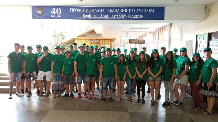 Курортен комплекс „Албена” посреща златаровци на практика