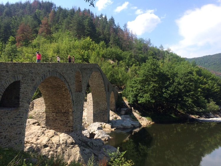 Бразилски туристи видяха за първи път Дяволския мост