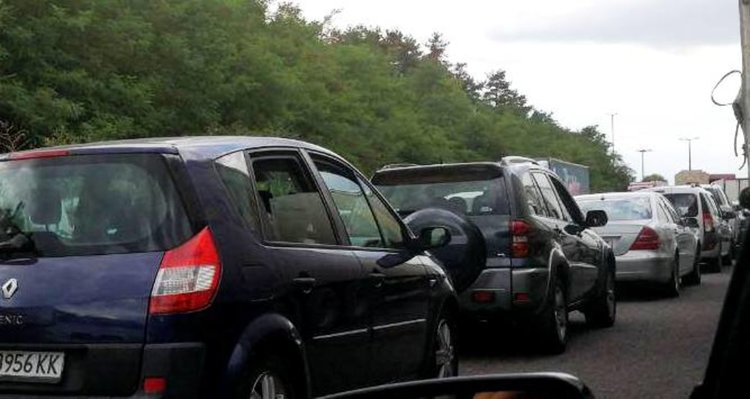 Опашки на пункт за Гърция, хасковлии чакат часове