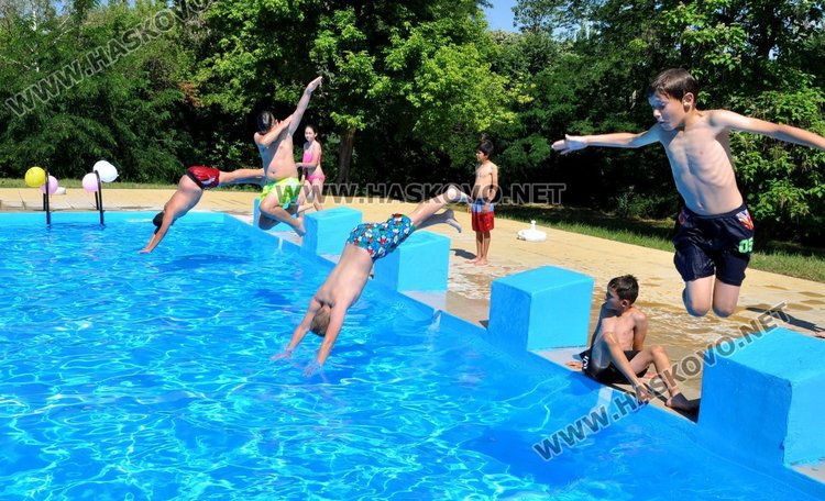 Профилактика затваря за два дни басейн "Химик"