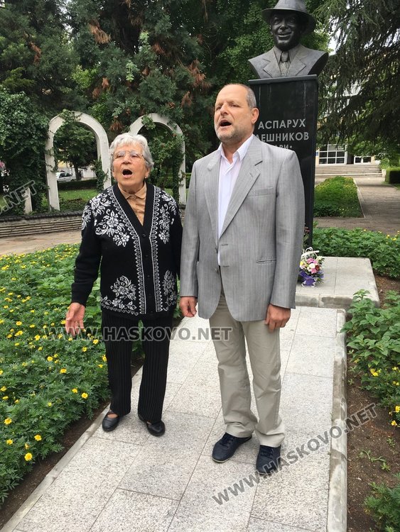 Господинка Тодорова и Чавдар Оцетаров