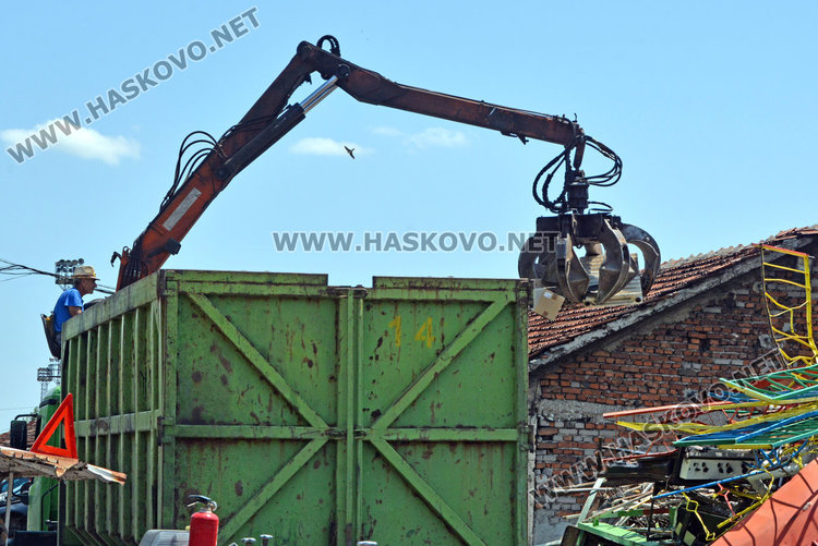 Задържаха мъж и жена от “Екопрогрес” за откраднатите 400 радиатора