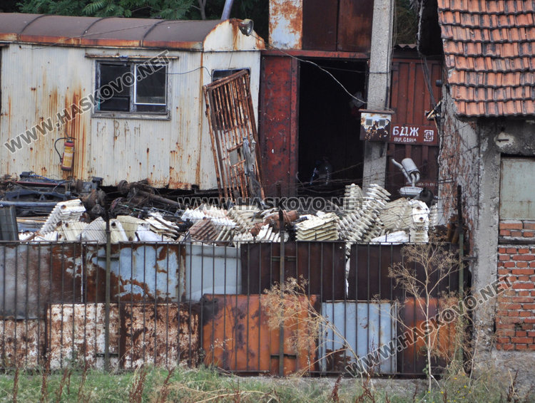 Задържаха мъж и жена от “Екопрогрес” за откраднатите 400 радиатора