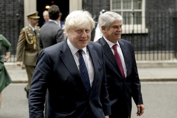 ЕС въведе санкции срещу 16 сирийци заради атаките с химическо оръжие