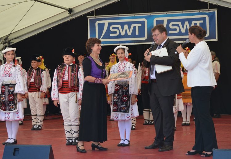 Ансамбълът е бил поздравен от кмета на Битбург. 