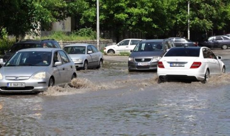 Гърция бедства след поройни дъждове и наводнения