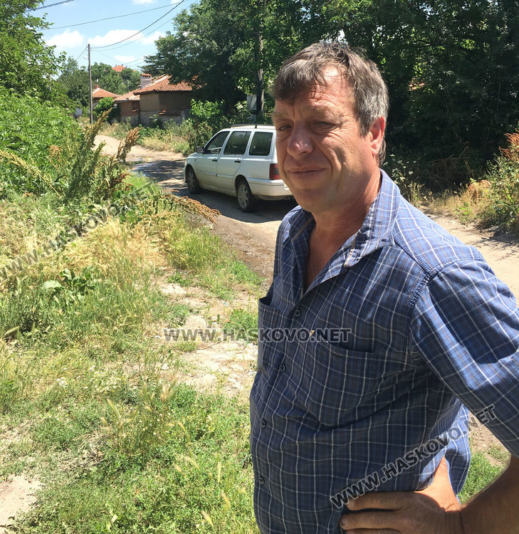 Кметът на Конуш Младен Марчев търси решение на проблема с липсата на достатъчно вода за цялото село 